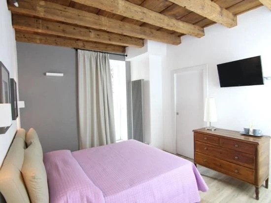 Residenza San Vitale 27 Suite Home
