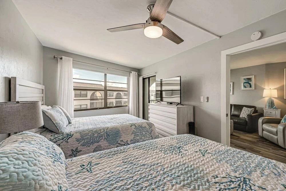 2 Mi to Beach! Unit w/ Pool Access on Marco Island