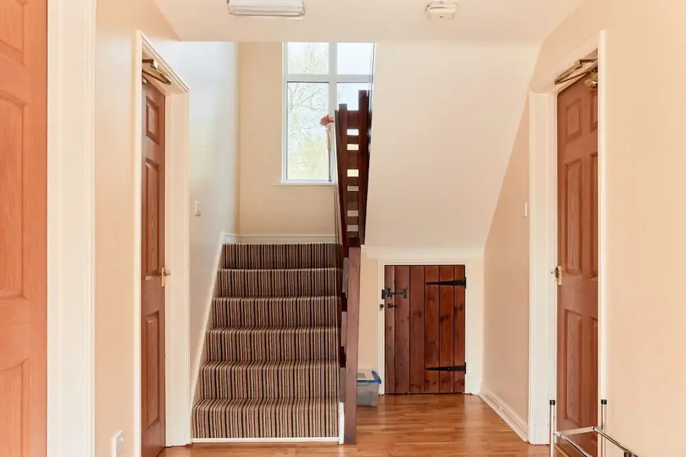 Spacious Cottage in Ashbourne, No Deposit
