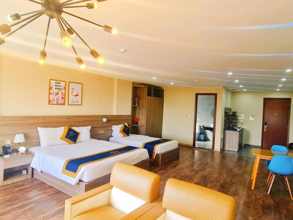 LA MIA Lakeview Hotel