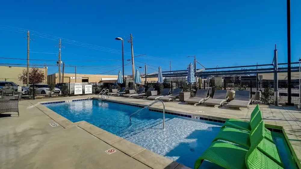 FRONTDESK Lakeview Green Apts Birmingham