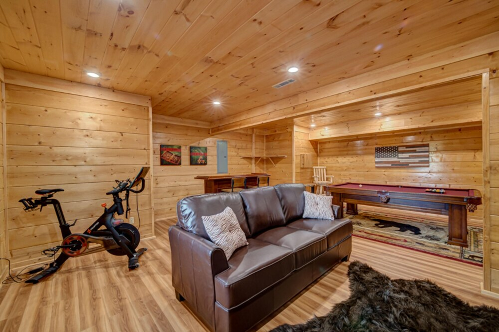 Mountain Bear Lodge by Escape to Blue Ridge