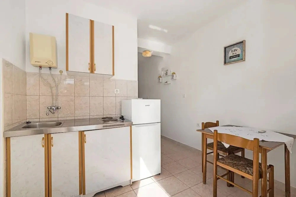 Cozy Apartment in Sibenik-brodarica