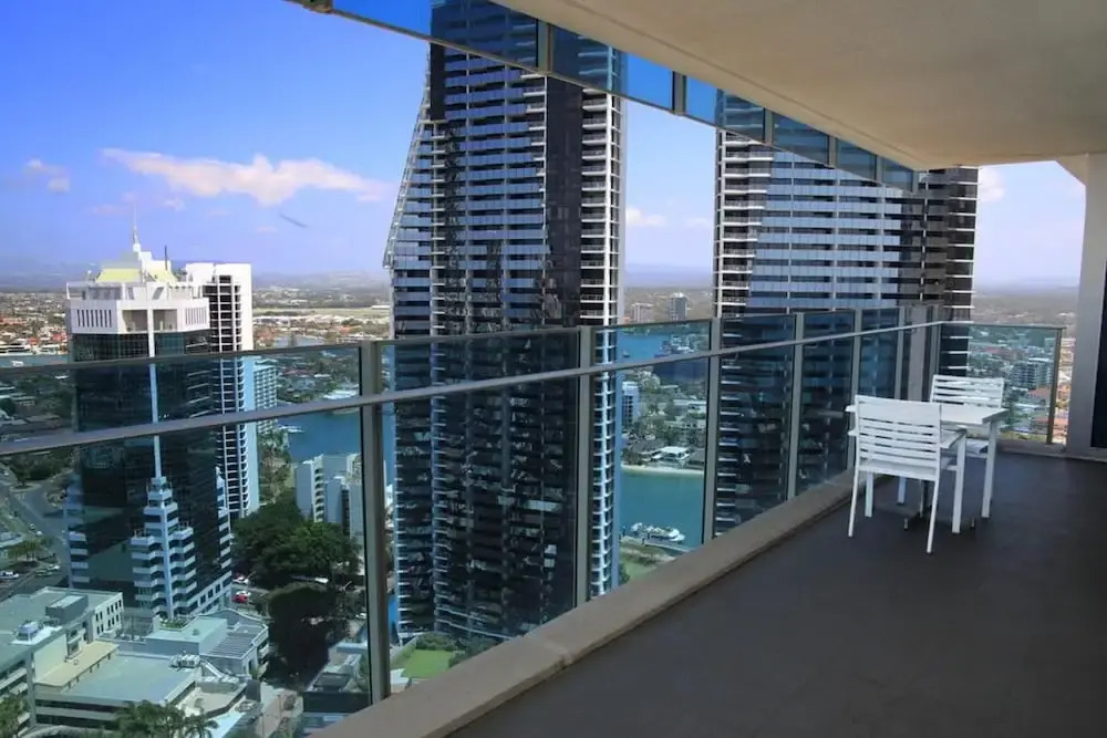 Pelicanstay Surfer Paradise Condo Hotel