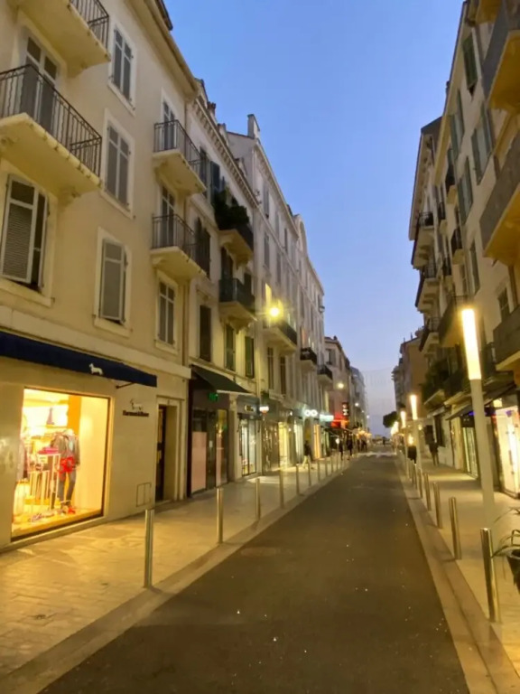 Cannes Holiday Suites