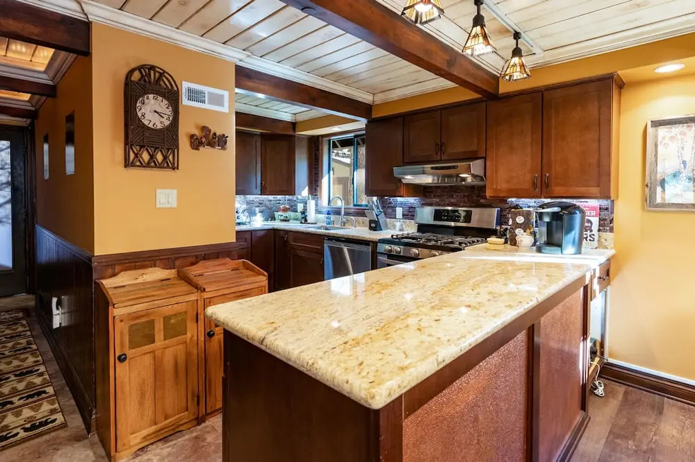 Wander Inn-1885 by Big Bear Vacations
