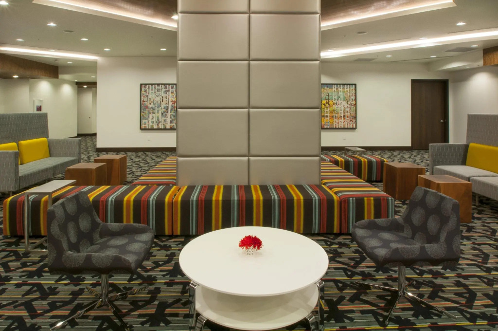 Hampton Inn & Suites Denver Downtown Convention Center