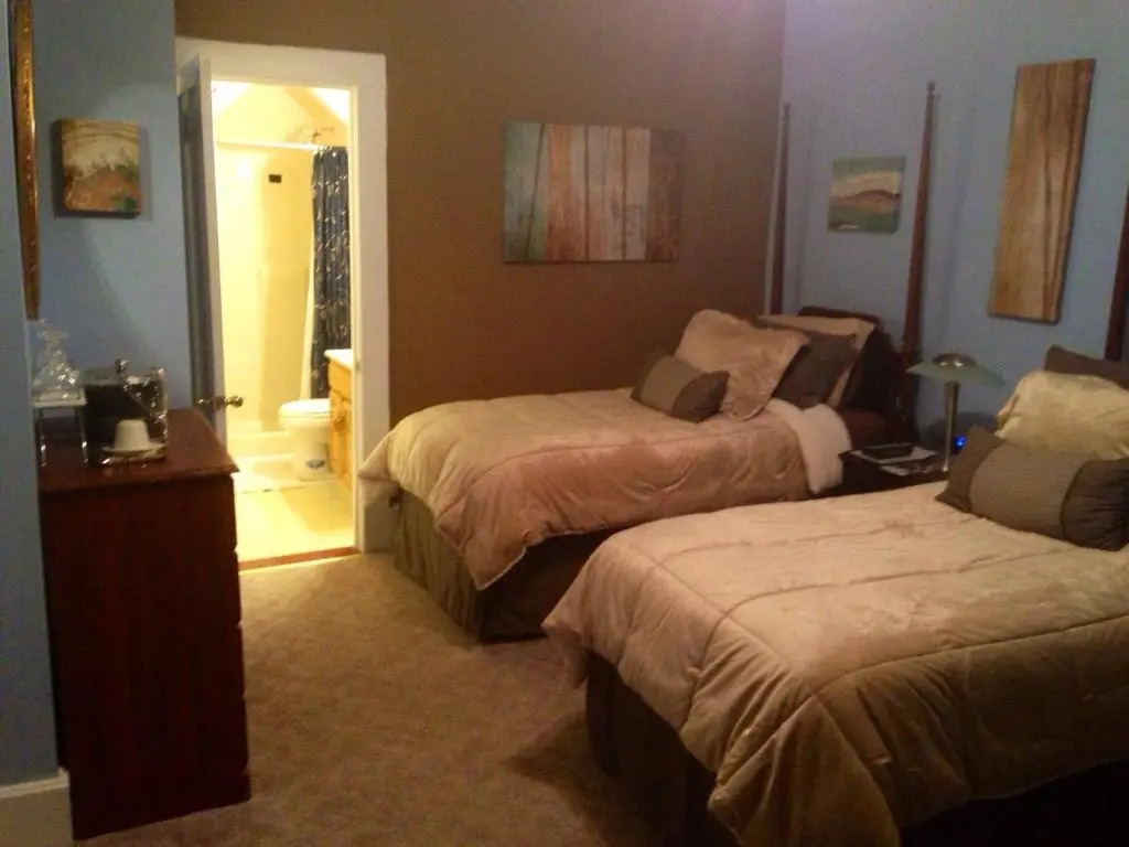 The Tunnicliff Inn