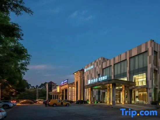 Golden Hotel