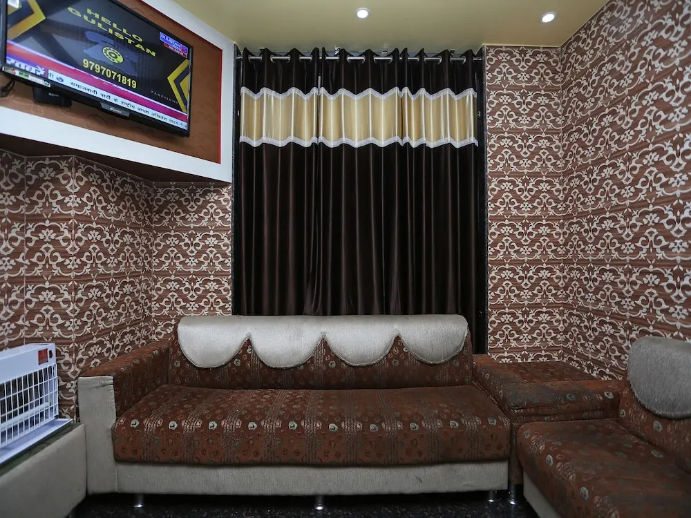 OYO 28440 Mk Hotel And Restaurant