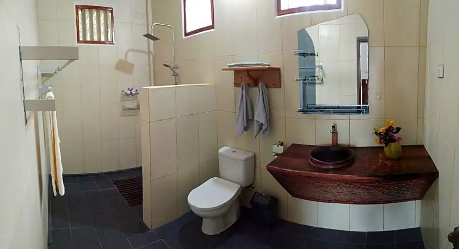New Raya - Nias Beach Bungalows