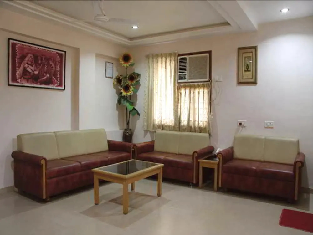Maruti Hotel