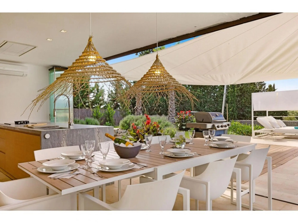Luxurious country house with pool in Inca for 8 people