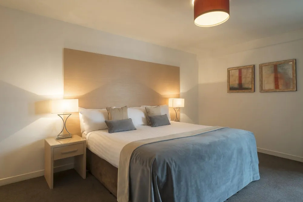 Fountain Court Apartments - EQ2