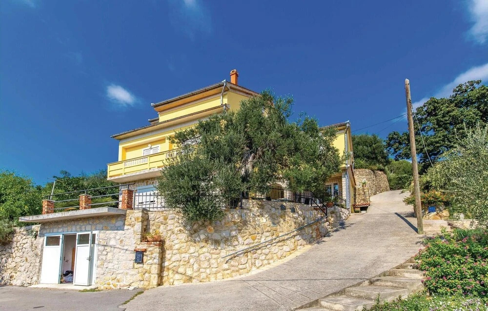 Beautiful Home in Supetarska Draga With Wifi and 3 Bedrooms