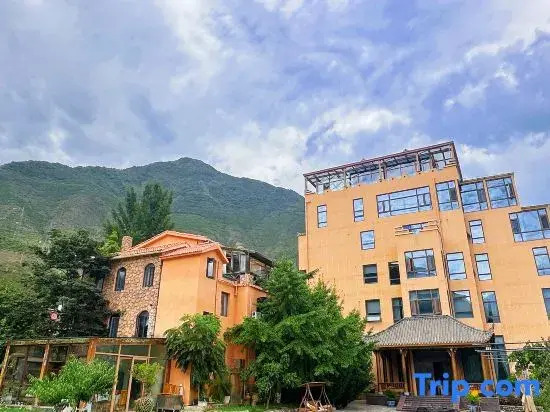 Taiji B&B Hotel