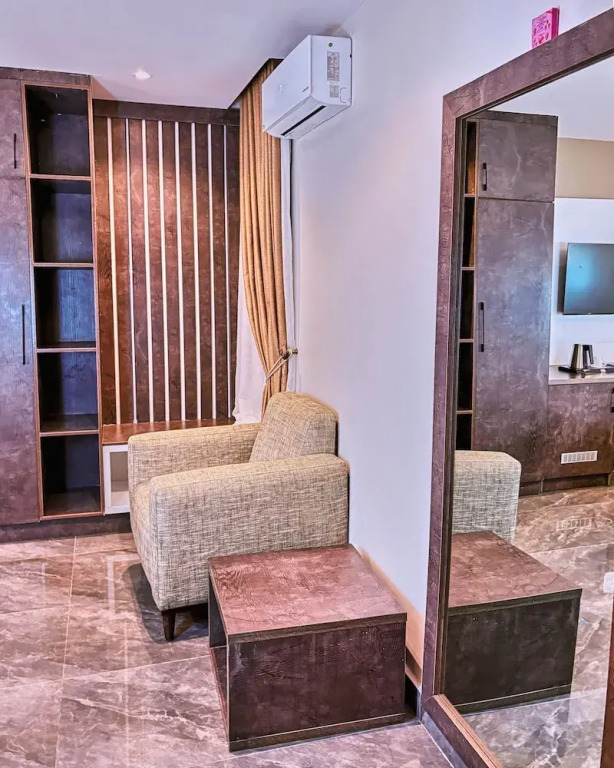 Saint Tropez Hotel and Suites