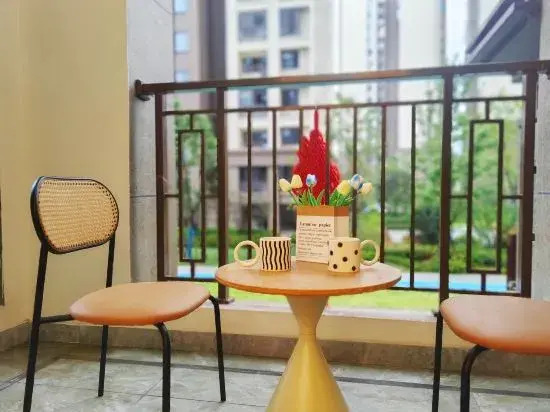 Yimao Meiju Cinema-style Apartment (Zunyi Wuyue Plaza)