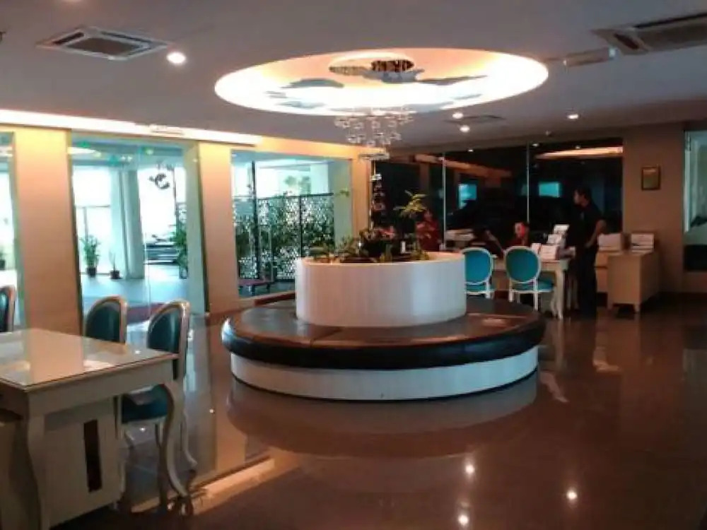 Marina Heights Resort