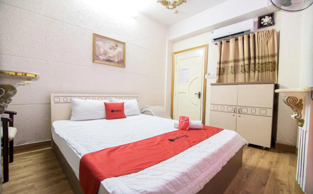RedDoorz near AEON Mall Tan Phu