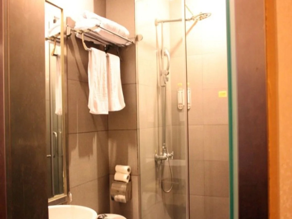 Yiwu Ou Jiang Hotel