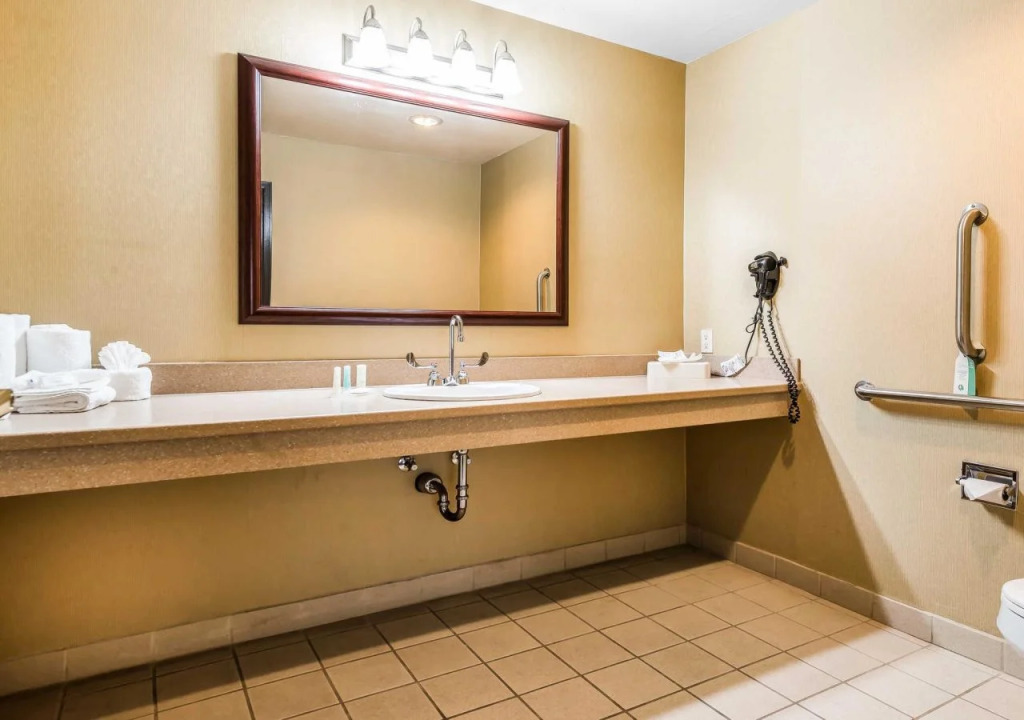 Clarion Hotel & Conference Center Colorado Springs