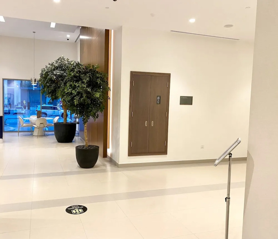 Marco Polo - Lofty Apt with Balcony Near Dubai Hills Mall