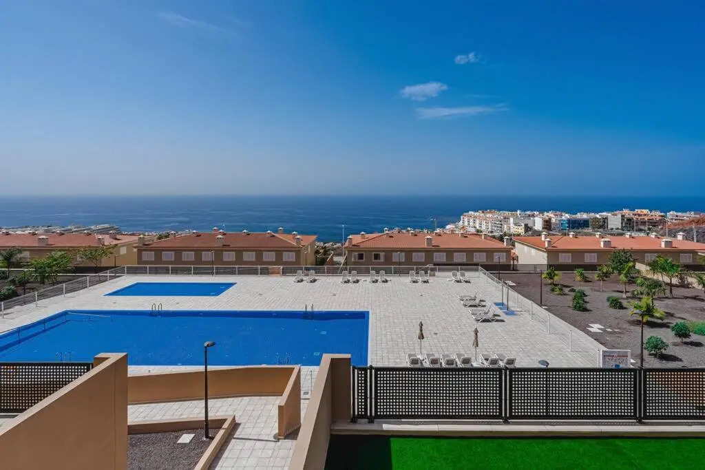 Amazing apartment with sea views PA06