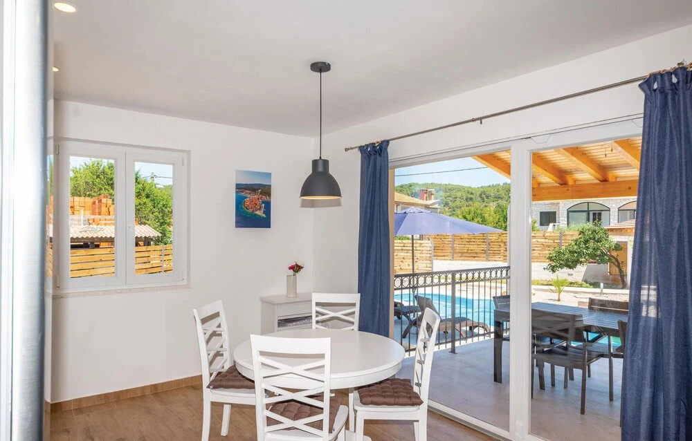 Awesome Home in Vela Luka With Outdoor Swimming Pool, Wifi and Outdoor Swimming Pool