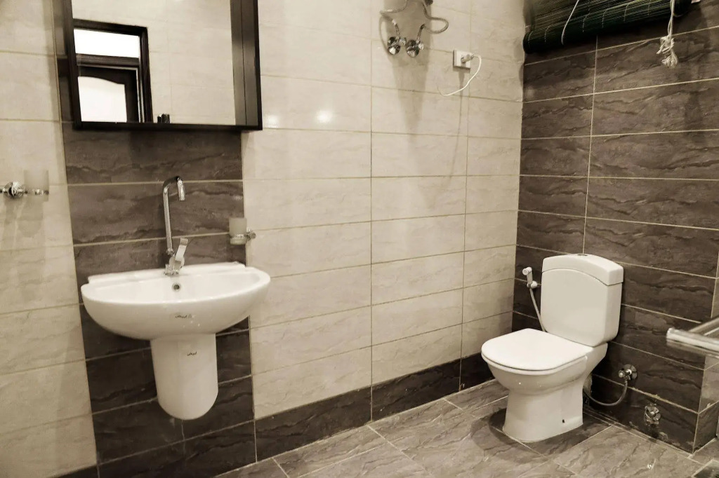 Carlton Deluxe Residences & Apartments