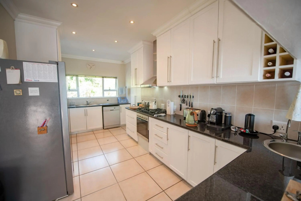 Lovely 2 bedroom rental unit with exquisite views