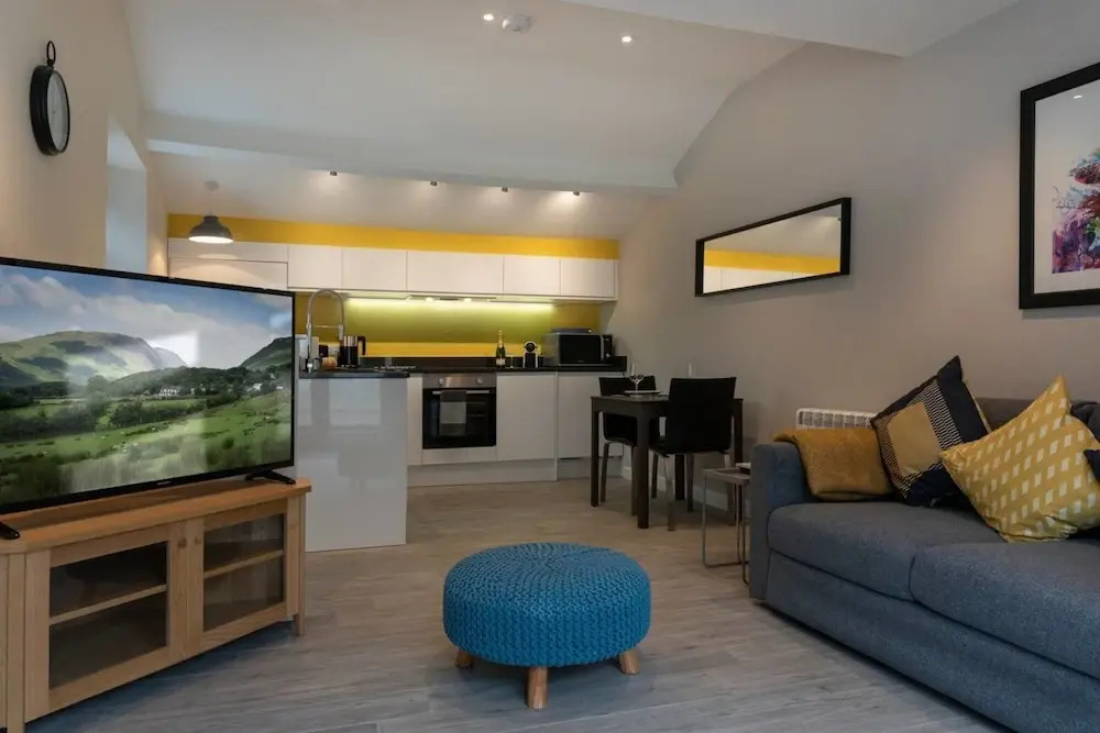 Contemporary 1BR Home