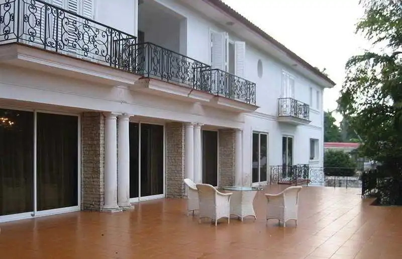 Luxury House 7