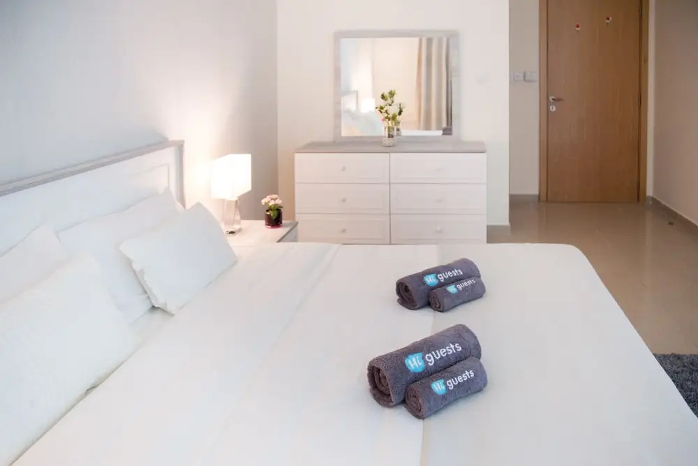 Marina Crown Tower Stays Hostel for Girls