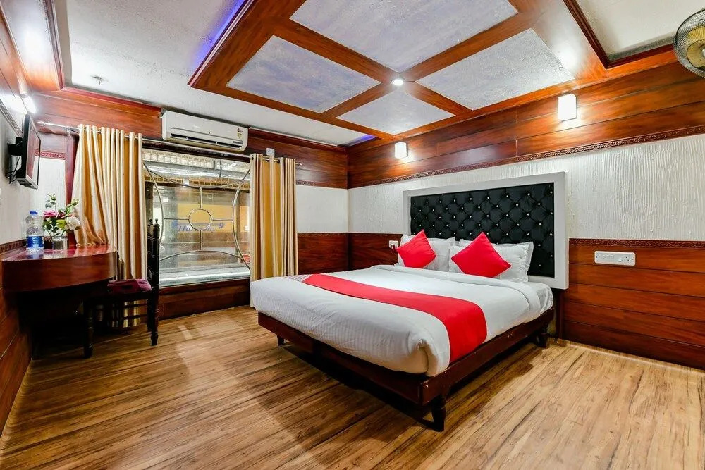 OYO 23482 Sht Symphony Premium Sharing Houseboat
