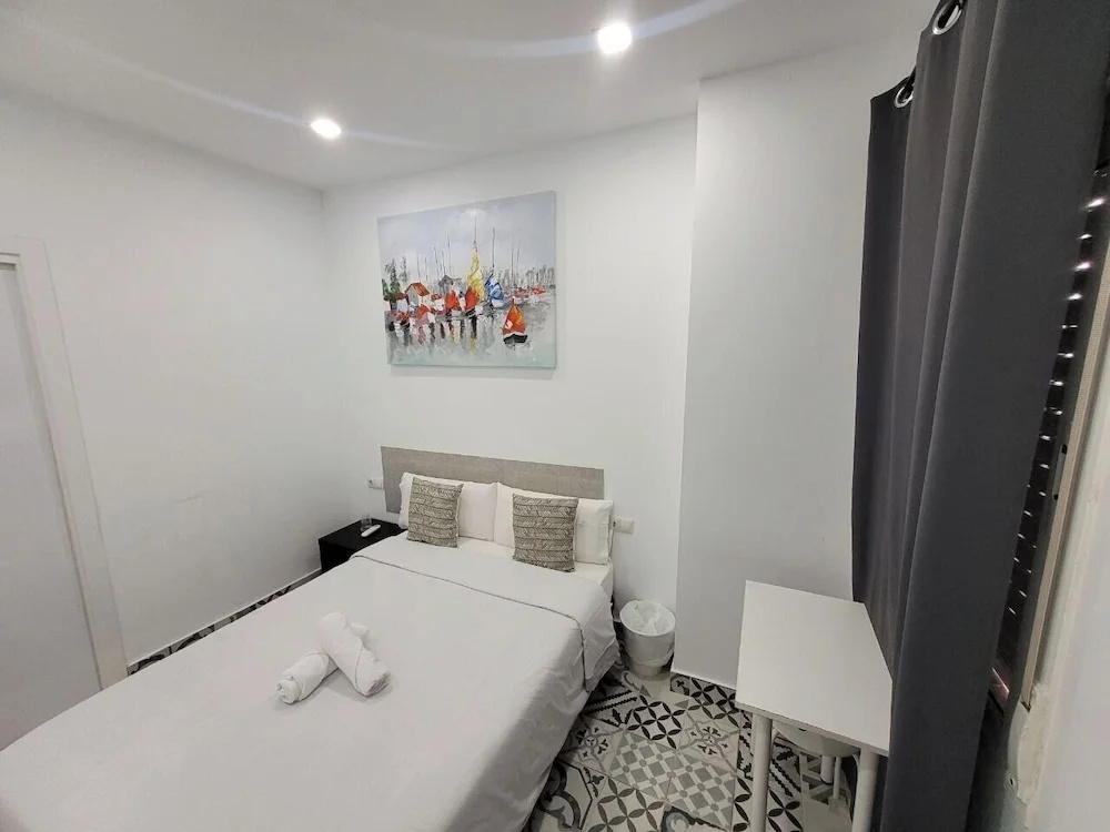 AYZ Silvela - Auto check-in property