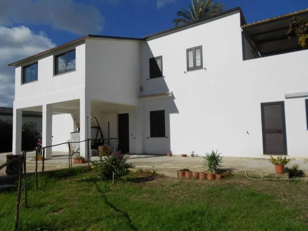 1st Floor Apartment in Villa Falari Near the