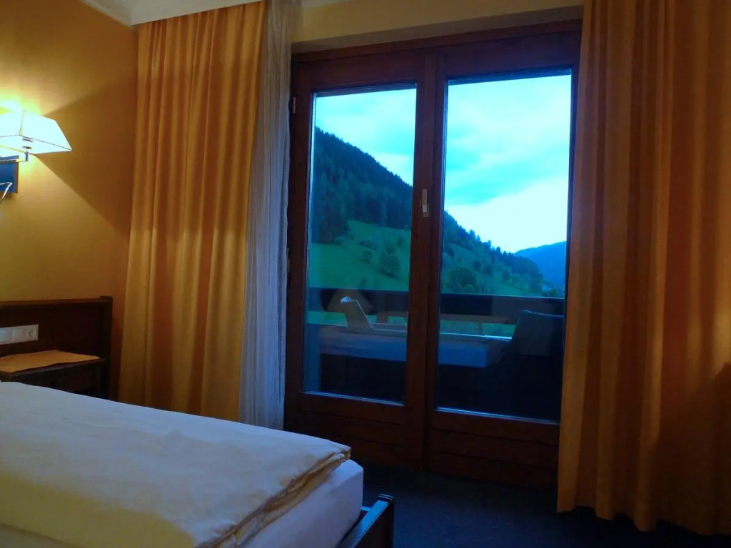 Pension & Appartements Ronacherhof -Mountain Hideaway Slopeside