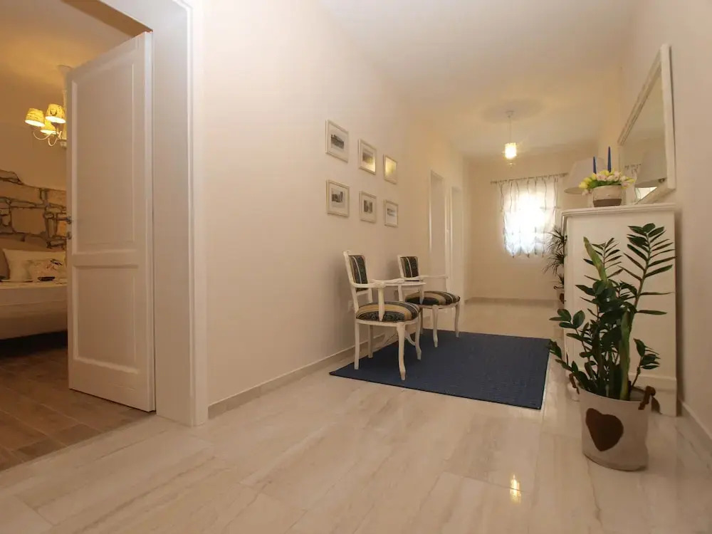 Apartment 1654