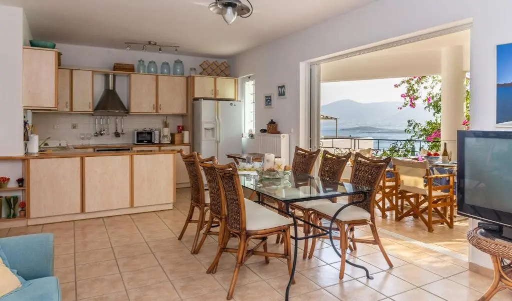 Porto sea view house - 15min from Athens airport - AC - WIFI - PARKING