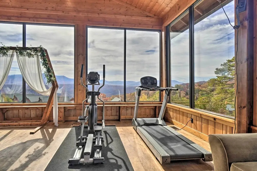 Pigeon Forge Mountain Cabin: Hot Tub & Resort Pool