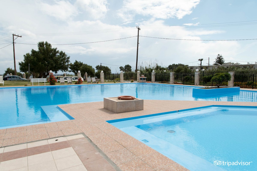 Mrs Chryssana Beach Hotel