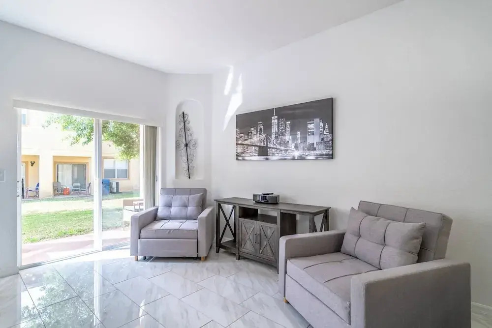 727 Regal Palms