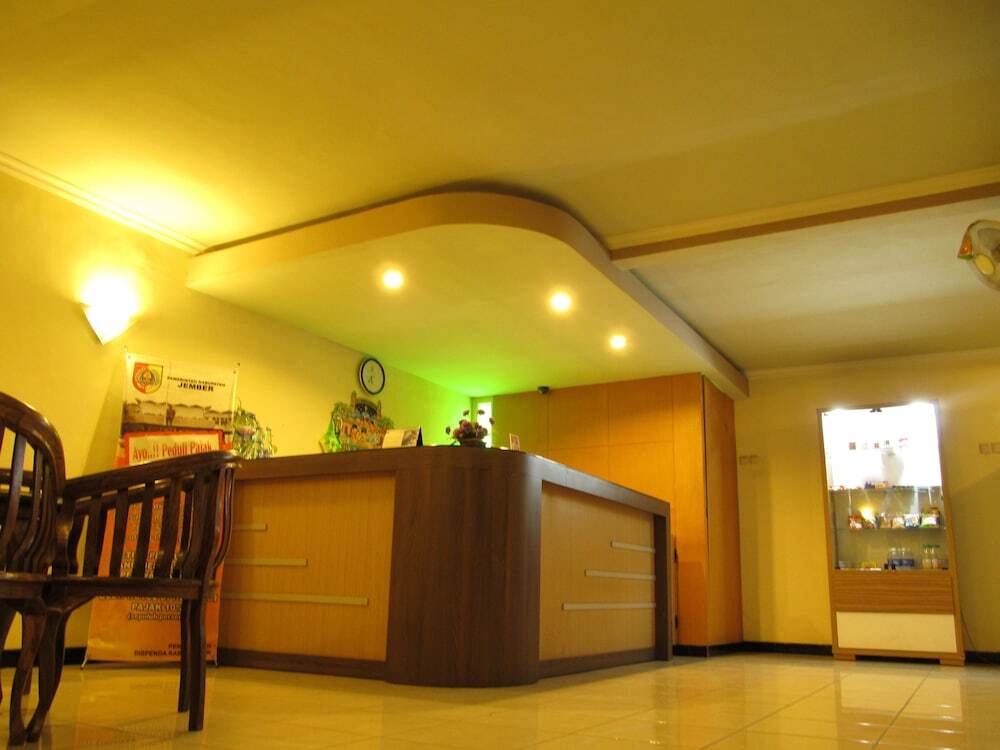 Hotel Lestari Near Lippo Plaza Mall Jember