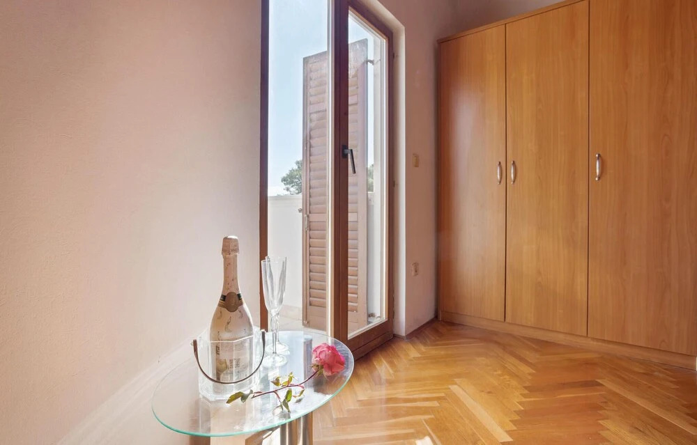 Nice Apartment in Petrcane With Wifi and 2 Bedrooms