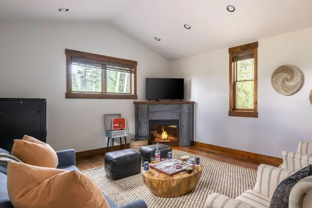 Dillon - Private Mountain Home w Hot Tub w Views & Shuffleboard!
