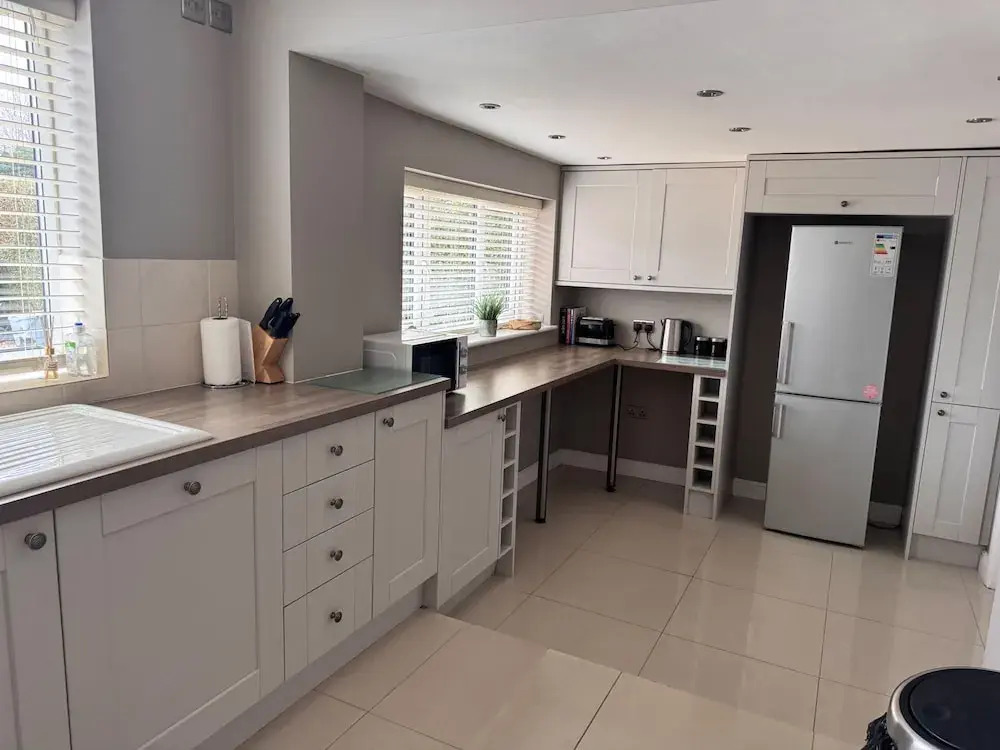 Pet-Friendly - 2 Bedrooms Bungalow hot tub parking