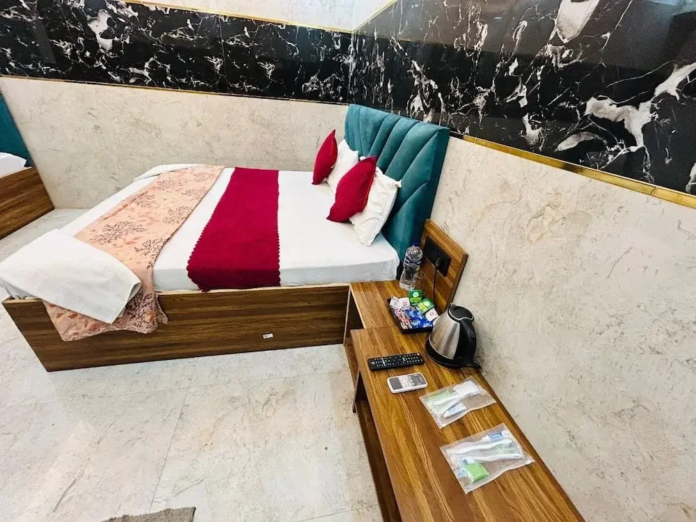 Hotel Js Inn