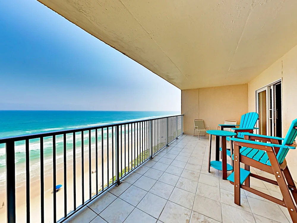 Hip Gulf-Side Unit 1004 - 1 Br Condo