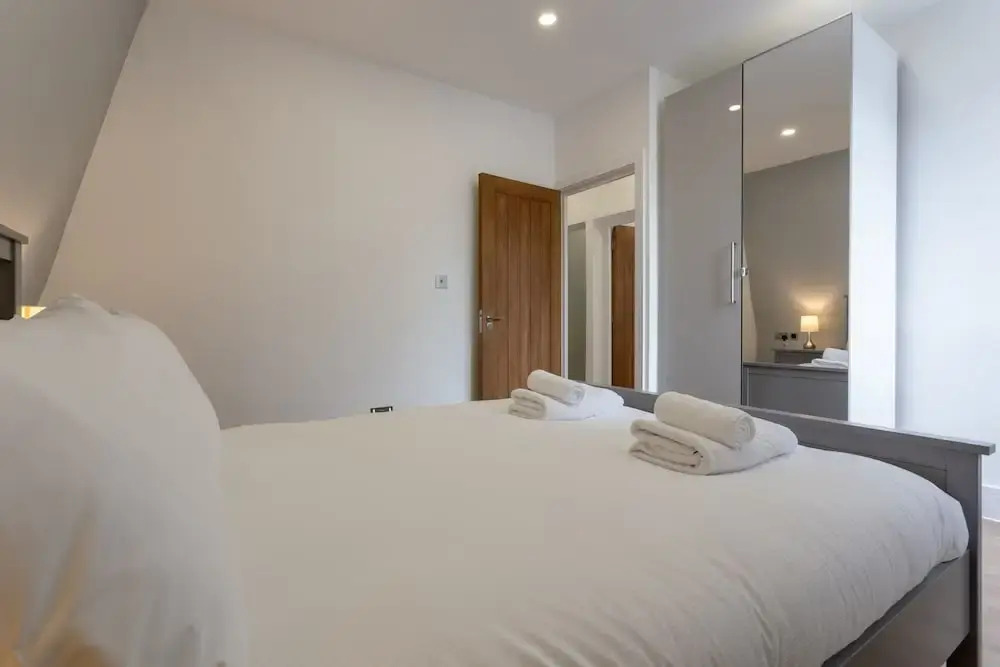 Fantastic 3 Bedroom Home Near Canary Wharf